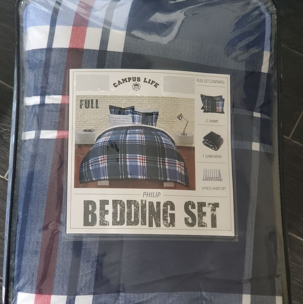 Full plaid bedding set new in bag